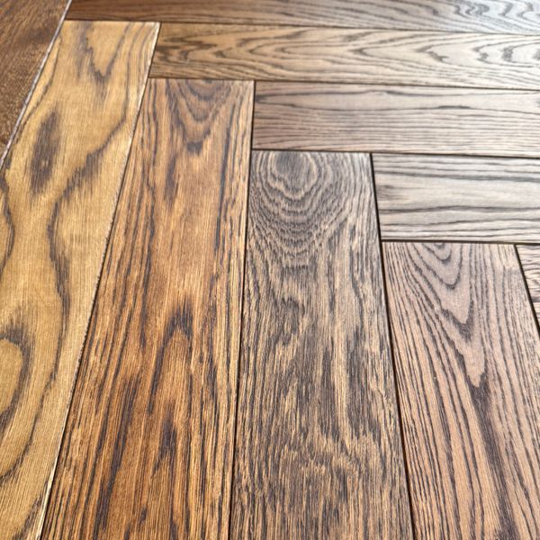 Parquet board, Herringbone, Oak, rustic grade, &ldquo;Tiger&rdquo; 15x90x600 mm